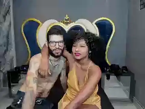Snapshot of JenniferandBen chatting on January 5, 7:17 pm JenniferandBen online show from January 5, 7:17 pm