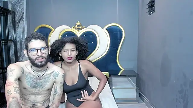 Snapshot of JenniferandBen chatting on January 11, 7:16 pm JenniferandBen online show from January 11, 7:16 pm