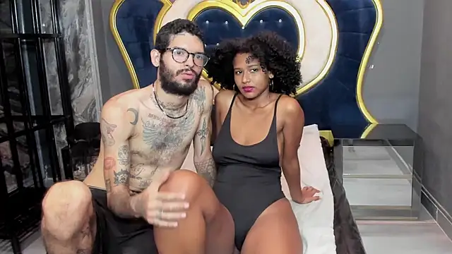 Snapshot of JenniferandBen chatting on January 11, 10:18 pm JenniferandBen online show from January 11, 10:18 pm