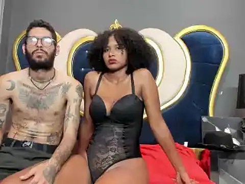 Snapshot of JenniferandBen chatting on January 19, 2:36 am JenniferandBen online show from January 19, 2:36 am