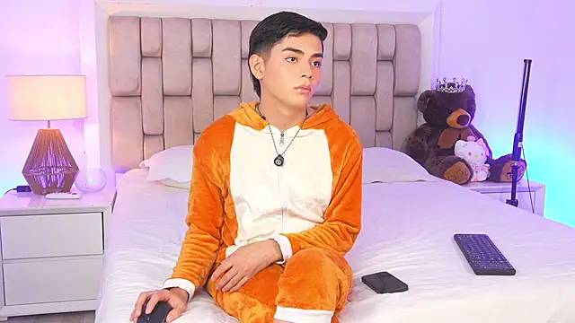 Maxi little online show from March 11, 8:37 pm