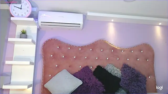 Annabelle-Villareal online show from February 1, 7:55 pm