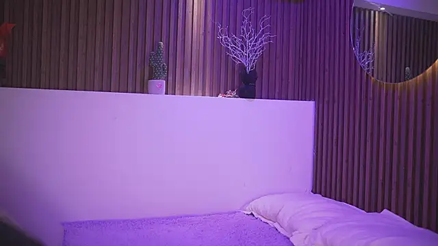 Snapshot of Camila_dupont chatting on April 7, 3:29 am Camila dupont online show from April 7, 3:29 am
