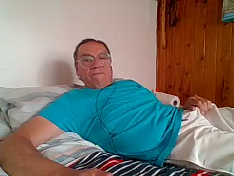 Snapshot of santiagon2015 chatting on February 10, 6:03 pm santiagon2015 online show from February 10, 6:03 pm