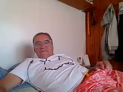Snapshot of santiagon2015 chatting on March 17, 6:53 pm santiagon2015 online show from March 17, 6:53 pm