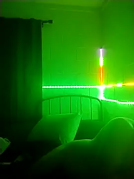 Snapshot of k1oudE chatting on April 4, 12:13 pm k1oudE online show from April 4, 12:13 pm