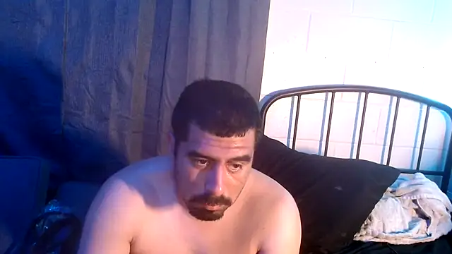 Snapshot of k1oudE chatting on April 23, 6:43 pm k1oudE online show from April 23, 6:43 pm