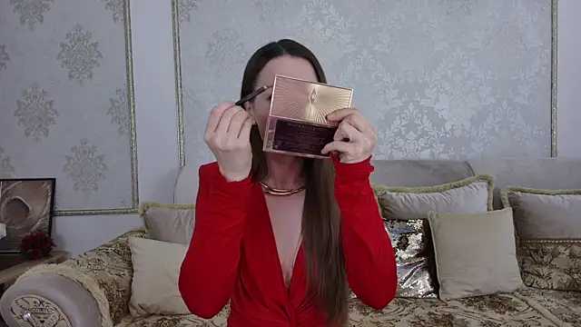 Snapshot of HelenBenit chatting on March 11, 6:32 am HelenBenit online show from March 11, 6:32 am