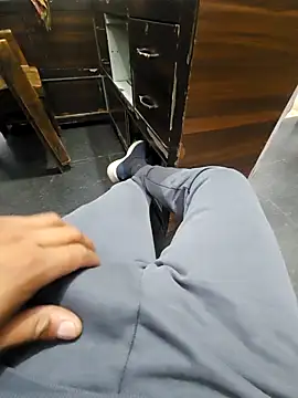 pyasevickybabu563 online show from March 8, 1:03 pm