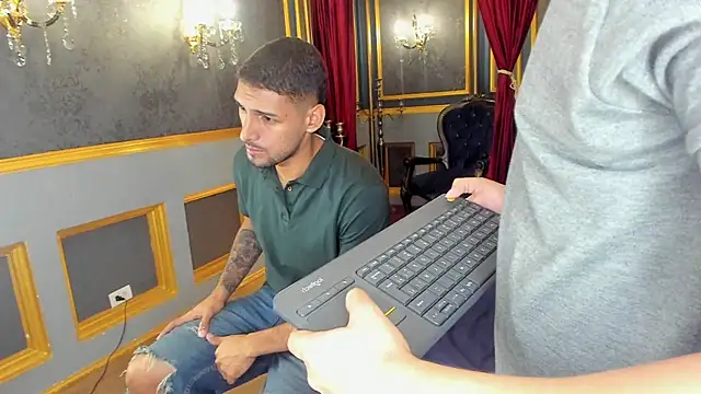 MarcoVitto online show from December 14, 11:37 am