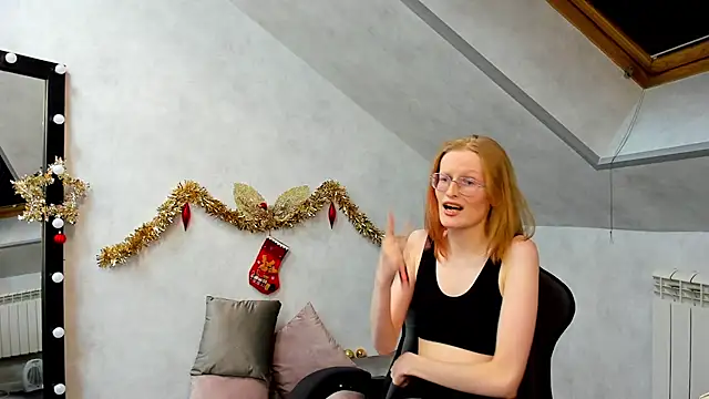 ElizabethHarpper online show from January 7, 1:46 pm