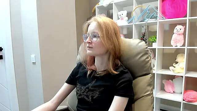 ElizabethHarpper online show from January 30, 8:11 am