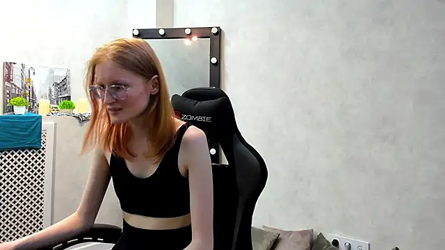 ElizabethHarpper online show from February 6, 11:10 am