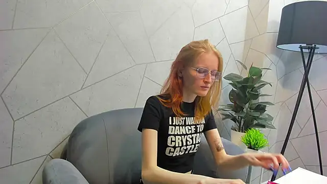 ElizabethHarpper online show from February 27, 3:05 pm