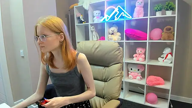 ElizabethHarpper online show from February 28, 8:31 am