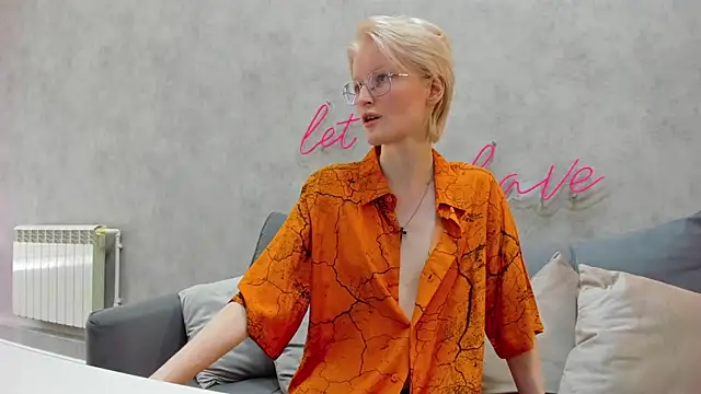 ElizabethHarpper online show from March 23, 8:26 am