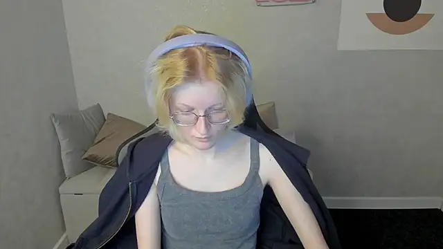 ElizabethHarpper online show from September 14, 8:13 am