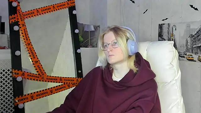 ElizabethHarpper online show from November 12, 2:01 am