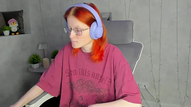 ElizabethHarpper online show from February 10, 9:35 am