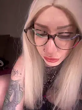 Bunny-xiel online show from February 16, 4:20 am