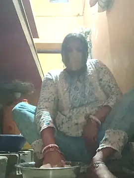 Hot muskaan online show from February 14, 1:51 pm