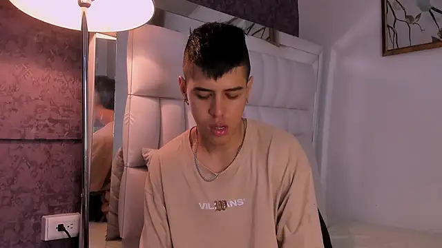 Angel Khouri online show from January 31, 8:01 pm