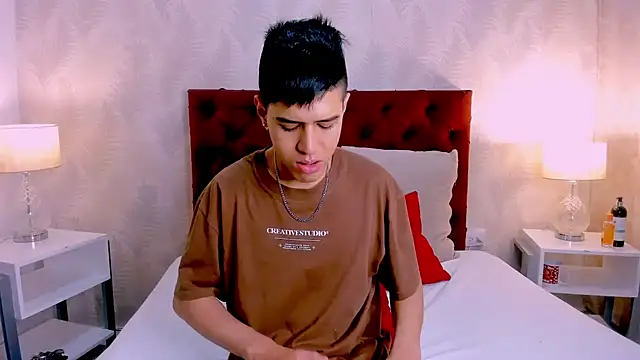 Angel Khouri online show from February 4, 8:38 pm