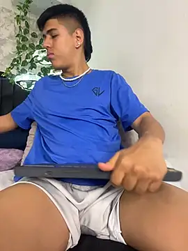 Snapshot of Angel_Khouri chatting on January 6, 4:16 am Angel Khouri online show from January 6, 4:16 am