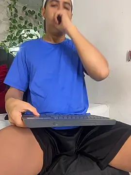 Snapshot of Angel_Khouri chatting on January 12, 5:12 am Angel Khouri online show from January 12, 5:12 am