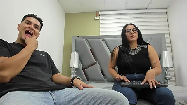 DAVID VICTORIAA online show from May 15, 1:07 pm