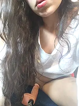 Snapshot of Danni_shy chatting on February 16, 10:28 pm Danni shy online show from February 16, 10:28 pm