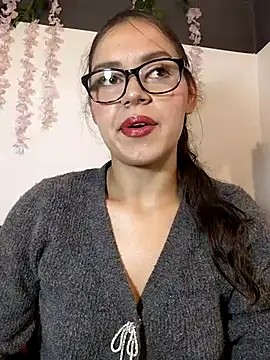 Snapshot of Danni_shy chatting on March 13, 11:22 pm Danni shy online show from March 13, 11:22 pm