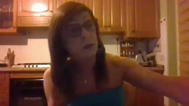 Snapshot of Tiabet chatting on November 4, 9:03 pm Tiabet online show from November 4, 9:03 pm