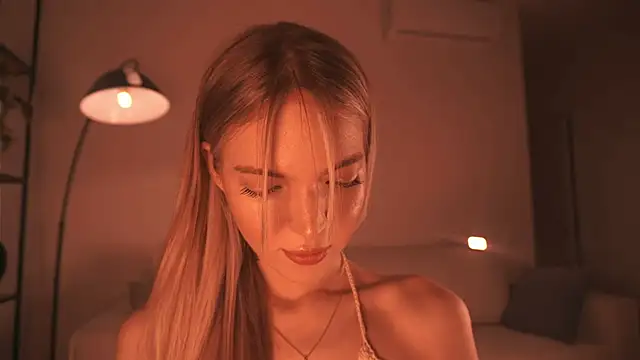 alittlestarrr online show from January 21, 4:48 pm