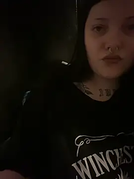 Snapshot of Gothicsiren chatting on January 3, 12:22 am Gothicsiren online show from January 3, 12:22 am