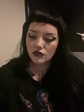 Snapshot of Gothicsiren chatting on January 4, 10:24 pm Gothicsiren online show from January 4, 10:24 pm