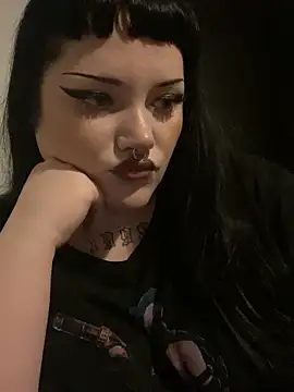 Snapshot of Gothicsiren chatting on January 5, 1:35 am Gothicsiren online show from January 5, 1:35 am