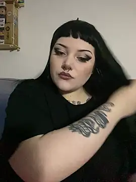 Snapshot of Gothicsiren chatting on January 20, 6:21 pm Gothicsiren online show from January 20, 6:21 pm