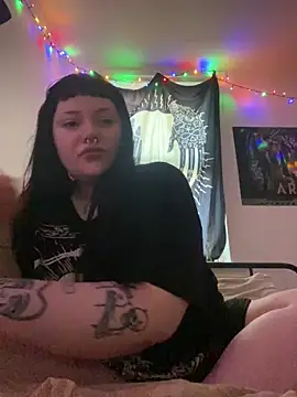 Snapshot of Gothicsiren chatting on January 24, 1:47 pm Gothicsiren online show from January 24, 1:47 pm