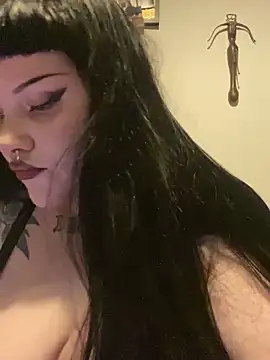 Snapshot of Gothicsiren chatting on January 31, 8:12 pm Gothicsiren online show from January 31, 8:12 pm