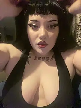 Snapshot of Gothicsiren chatting on February 23, 3:29 pm Gothicsiren online show from February 23, 3:29 pm