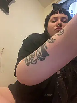 Snapshot of Gothicsiren chatting on February 24, 2:48 pm Gothicsiren online show from February 24, 2:48 pm