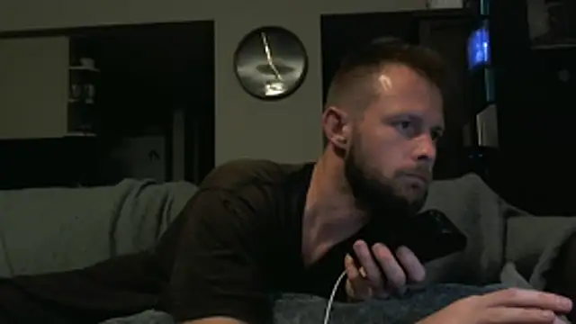 Snapshot of bjay1210 chatting on July 14, 9:14 am bjay1210 online show from July 14, 9:14 am
