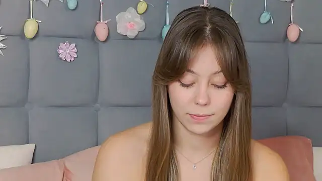 Snapshot of TheEmma chatting on April 18, 7:07 pm TheEmma online show from April 18, 7:07 pm