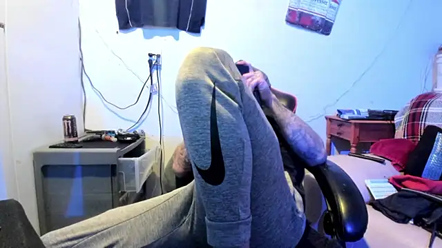 Snapshot of JamesMichael88 chatting on February 27, 8:06 am JamesMichael88 online show from February 27, 8:06 am