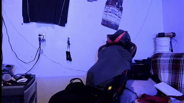 Snapshot of JamesMichael88 chatting on February 27, 11:48 pm JamesMichael88 online show from February 27, 11:48 pm