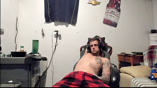 Snapshot of JamesMichael88 chatting on March 2, 7:10 am JamesMichael88 online show from March 2, 7:10 am