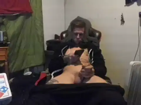 Snapshot of JamesMichael88 chatting on March 9, 12:53 am JamesMichael88 online show from March 9, 12:53 am