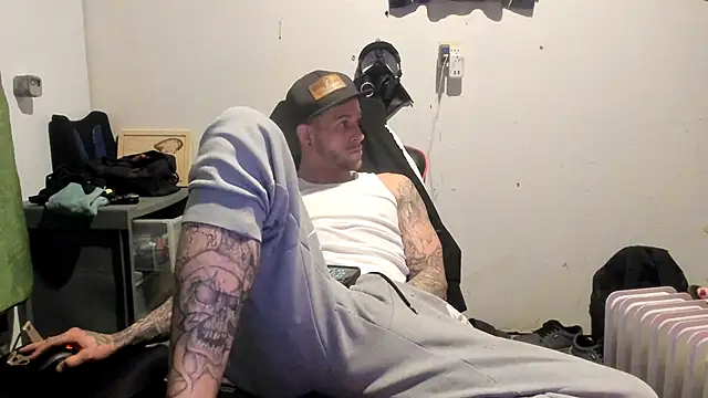 Snapshot of JamesMichael88 chatting on March 10, 4:07 am JamesMichael88 online show from March 10, 4:07 am