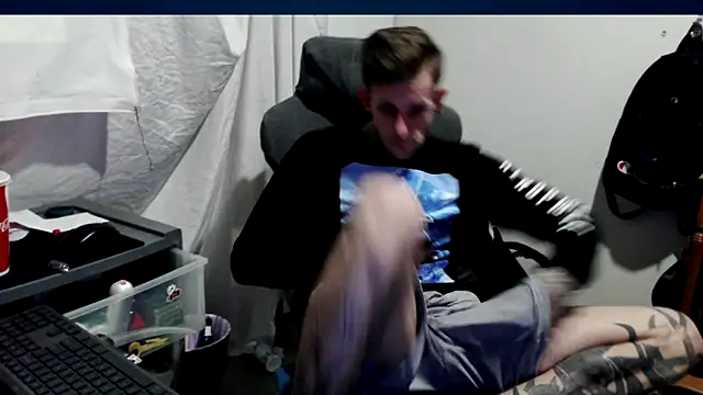 Snapshot of JamesMichael88 chatting on March 20, 4:51 am JamesMichael88 online show from March 20, 4:51 am